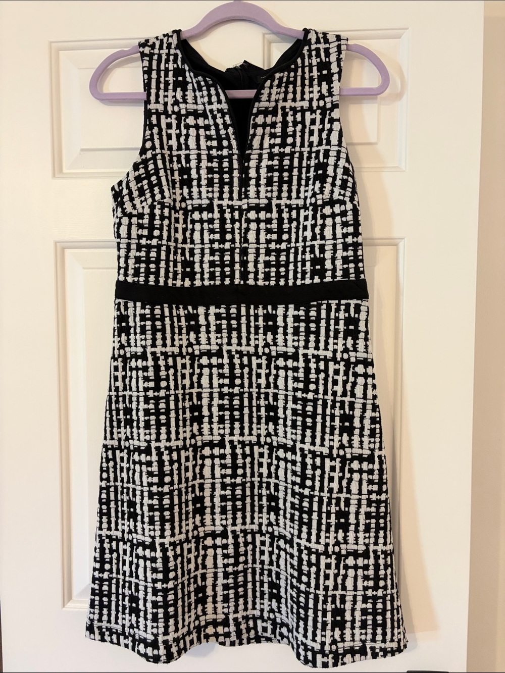 Ann Taylor Factory Black and White Patterned Sleeveless Sheath Dress